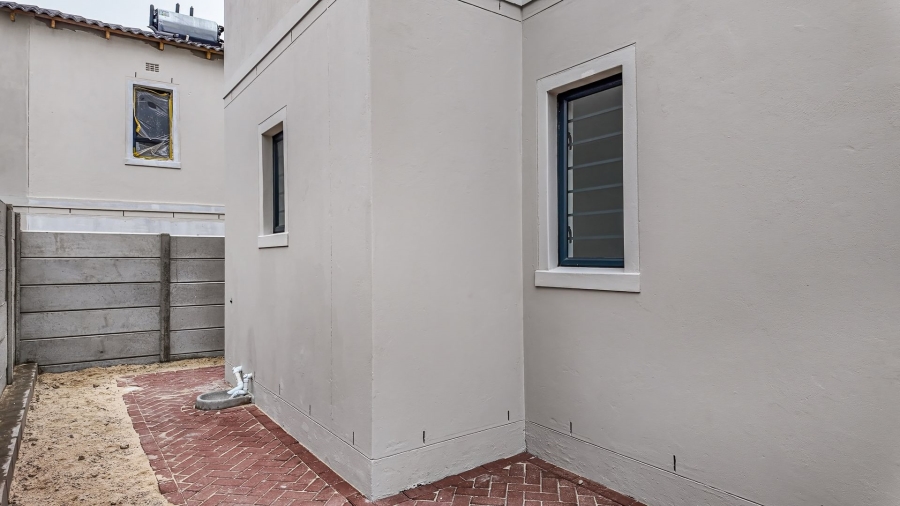 3 Bedroom Property for Sale in Rivergate Western Cape